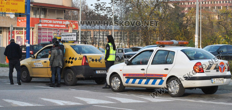 ДАИ погна такситата, засякоха две на автобусни спирки в Хасково