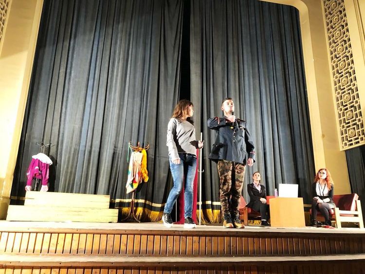 Театрална школа "Апропо" представи Агенция "Ромео и Жулиета" на димитровградска сцена