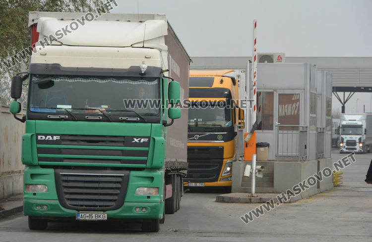  Митническите власти призовават фирмите за алтернативни маршрути към Турция