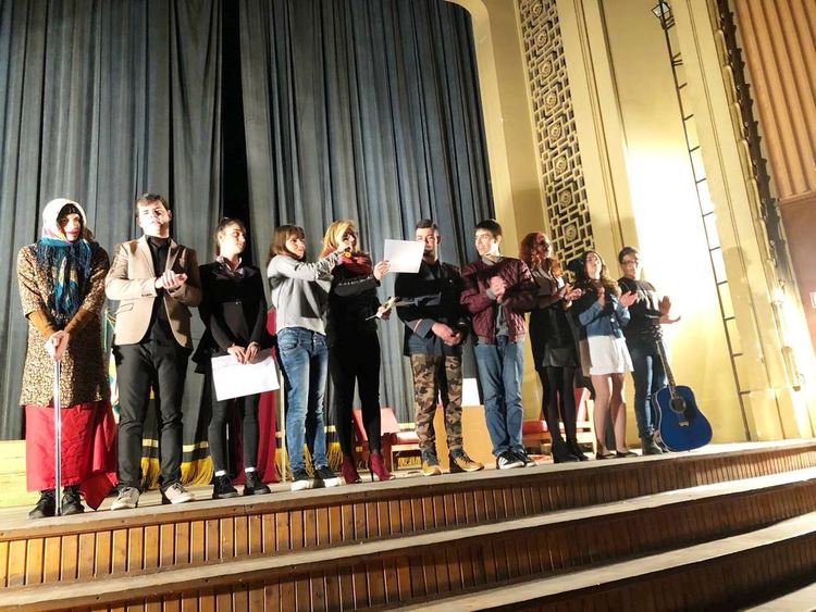 Театрална школа "Апропо" представи Агенция "Ромео и Жулиета" на димитровградска сцена