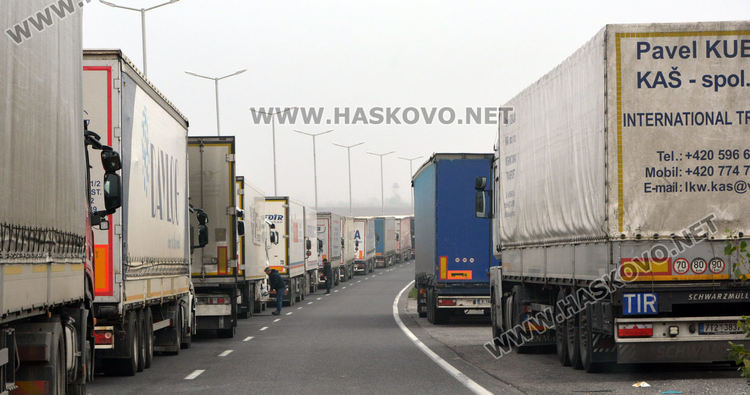  Митническите власти призовават фирмите за алтернативни маршрути към Турция