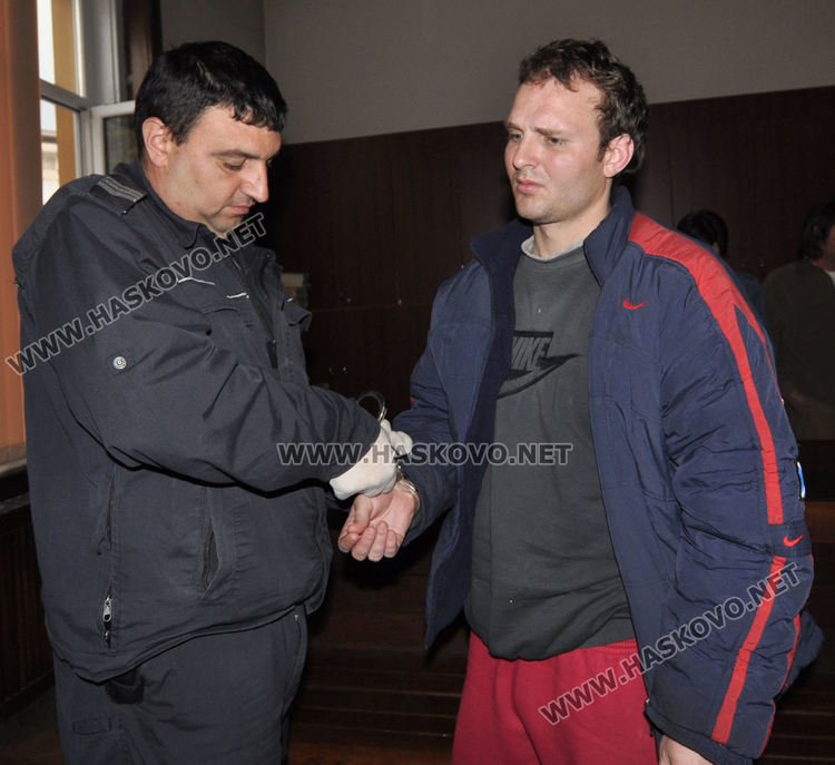 През 2012 г. Теньо Стоилов бе осъден за отвличане и изнасилване