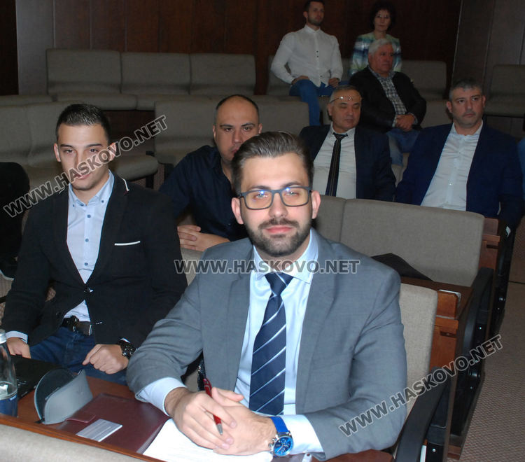 Камен Тодоров/вдясно/ от БСП