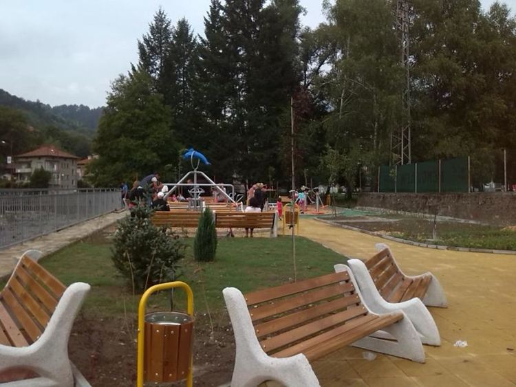Парк "Острова" в Девин се оказа арена за кражби на мобилни телефони, сн. flag-rhodope.bg