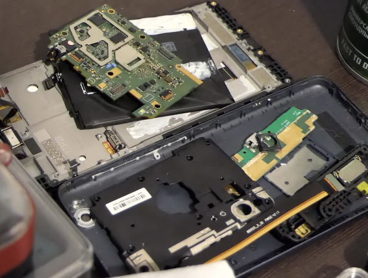 ГДБОП задържа ОПГ, монтирала скимингустройства и теглила неправомерно пари (Снимки и видео)