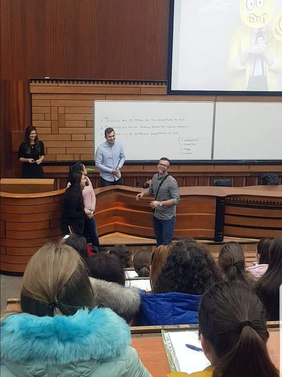 Ученици от елитна гимназия в Смолян бяха хонорувани преподаватели на студенти по педагогика в Пловдив