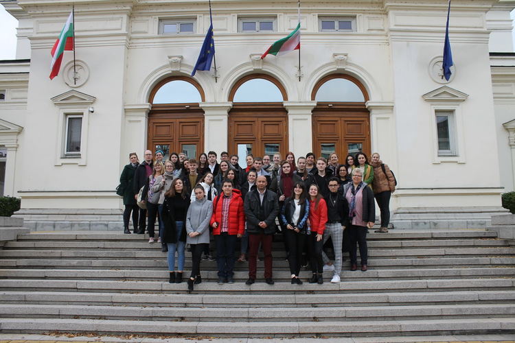 Езиковата гимназия посрещна гости по международен проект за обмен