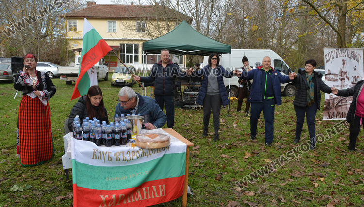 Музика, веселба и водосвет на Празника на младото вино в Харманли