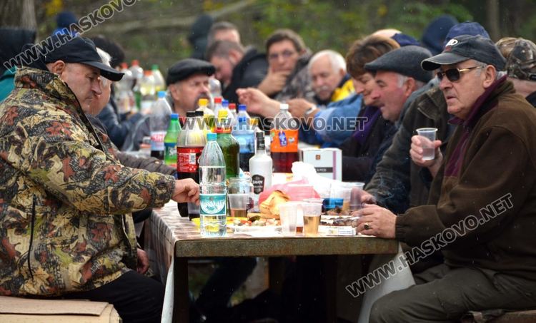 Музика, веселба и водосвет на Празника на младото вино в Харманли