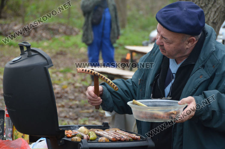 Музика, веселба и водосвет на Празника на младото вино в Харманли