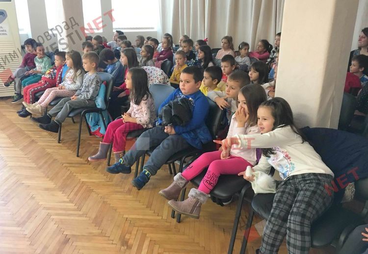 Забавно-духов оркестър Димитровград организира специален концерт за малчуганите от ДГ "8-ми Март"