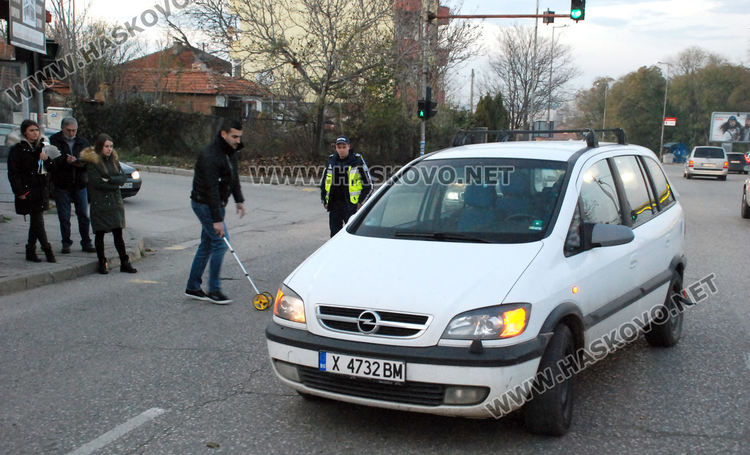 Опел блъсна жена на Кърджалийска до изтрита пешеходна пътека