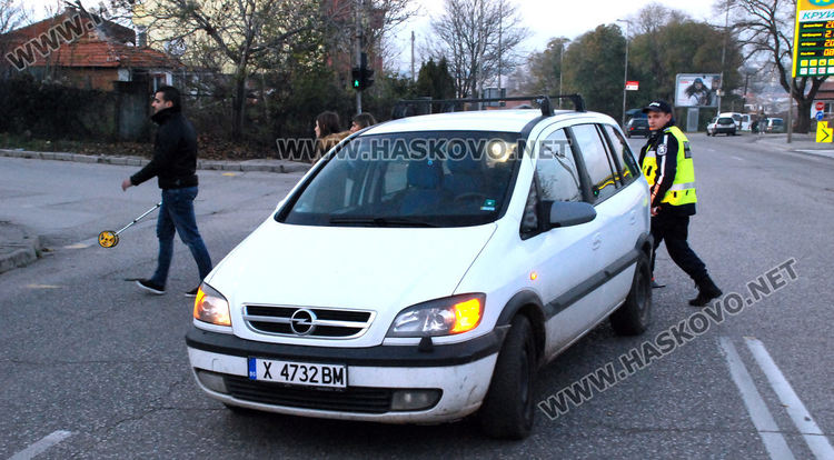 Опел блъсна жена на Кърджалийска до изтрита пешеходна пътека