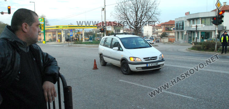 Опел блъсна жена на Кърджалийска до изтрита пешеходна пътека