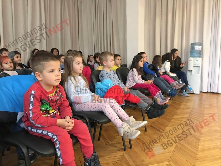 Забавно-духов оркестър Димитровград организира специален концерт за малчуганите от ДГ "8-ми Март"