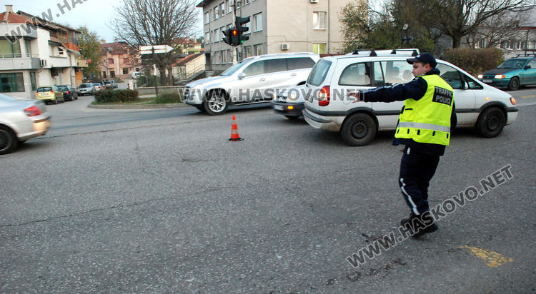Опел блъсна жена на Кърджалийска до изтрита пешеходна пътека