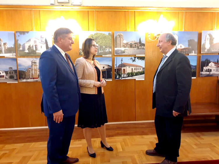 Шалапатов представи в НС фотоизложба на храмове от Беломорска Тракия 