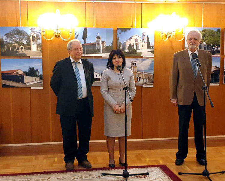 Шалапатов представи в НС фотоизложба на храмове от Беломорска Тракия 