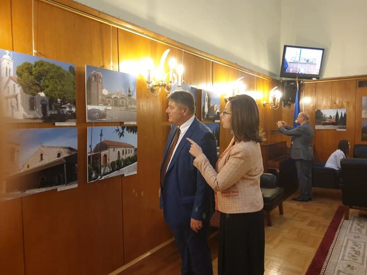 Шалапатов представи в НС фотоизложба на храмове от Беломорска Тракия 