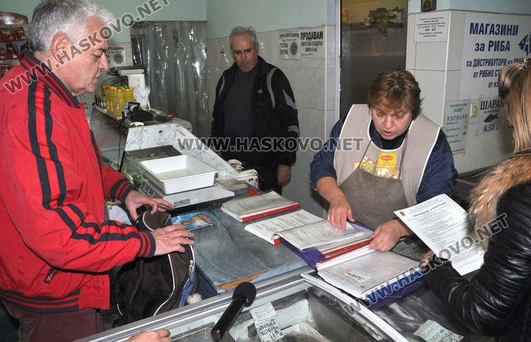 Проверяват рибните магазини за Никулден, прясната риба се познава по очите