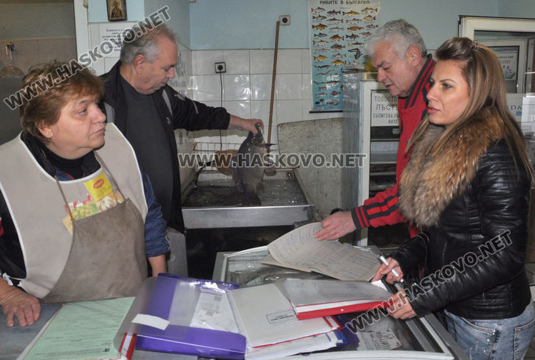 Проверяват рибните магазини за Никулден, прясната риба се познава по очите