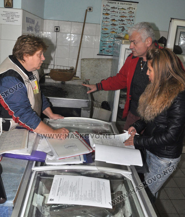 Проверяват рибните магазини за Никулден, прясната риба се познава по очите