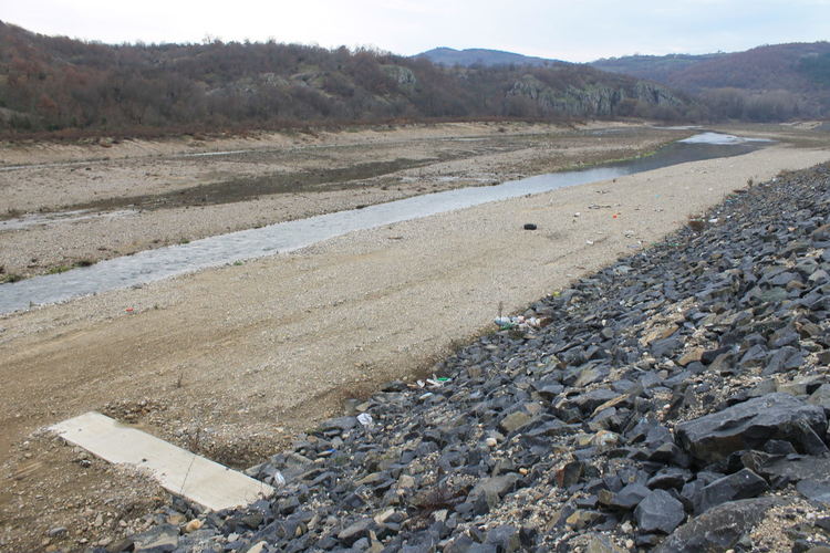 Никола Чанев откри възстановената дига на р.Крумовица