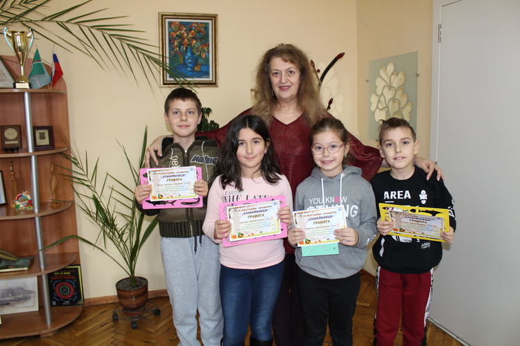 21 ученици отличени в състезанието „Славейковци познават околния свят“