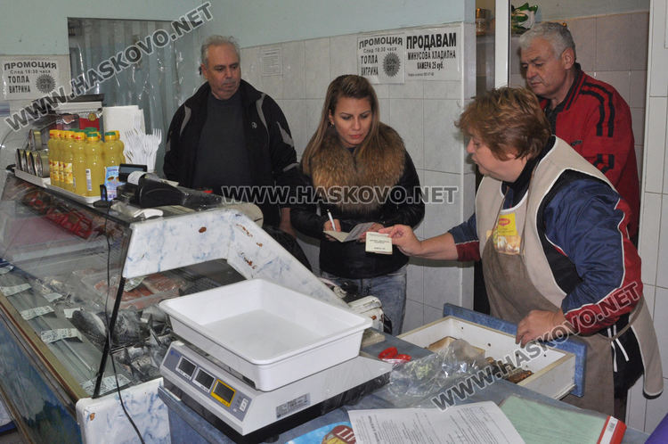 Проверяват рибните магазини за Никулден, прясната риба се познава по очите