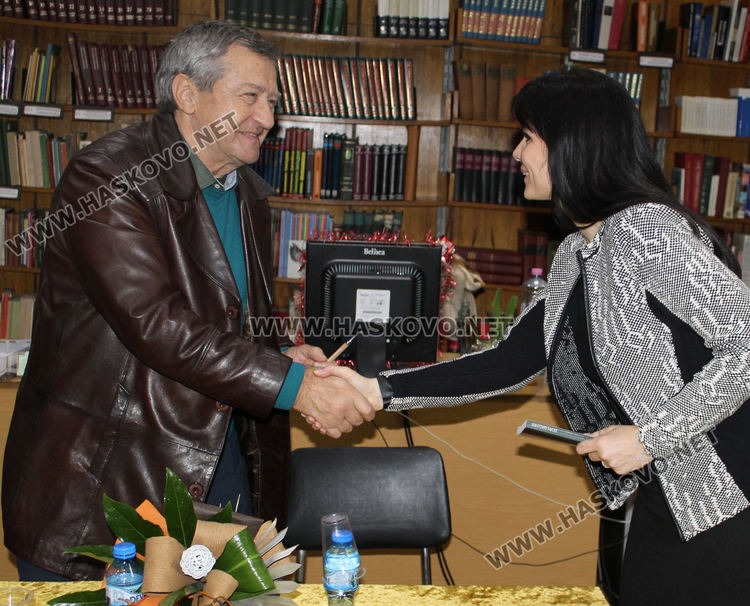 Проф. Боян Биолчев представи в Хасково най-новия си роман "Преселението"