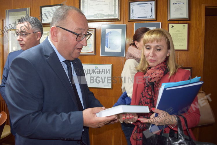 Национална среща на обществените посредници с участие на националния омбудсман и кмета се проведе в Кърджали