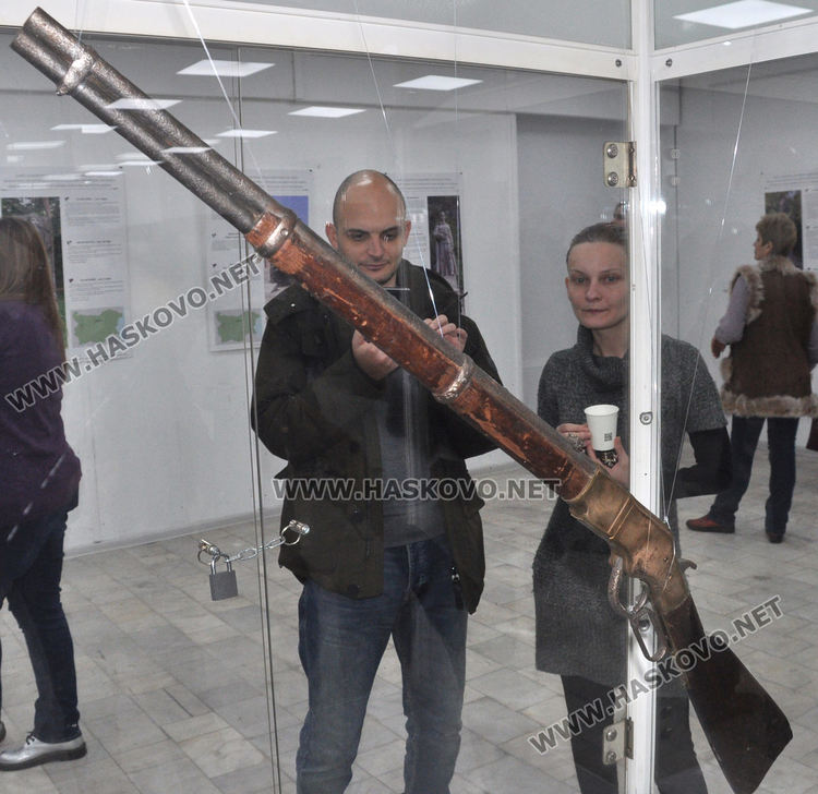 Показаха пушката на Петко войвода в хасковския музей, откриха и фотоизложба