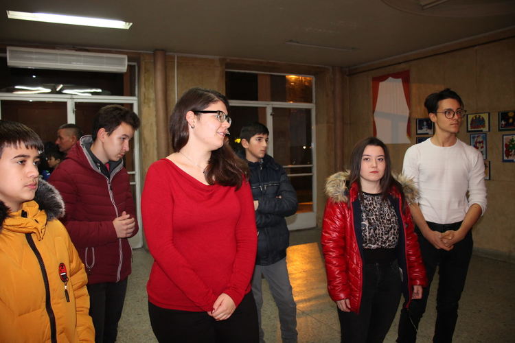 Таланти на "Вале" показаха изложба "Коледна приказка"