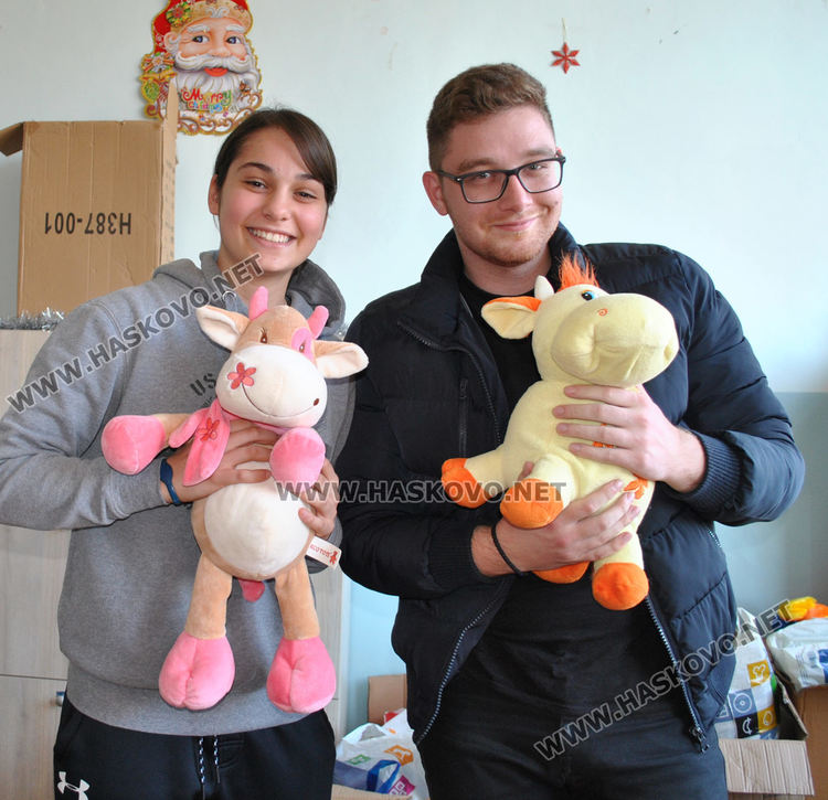 В Езиковата събират дрехи и играчки благотворително, призоваха и гражданите 