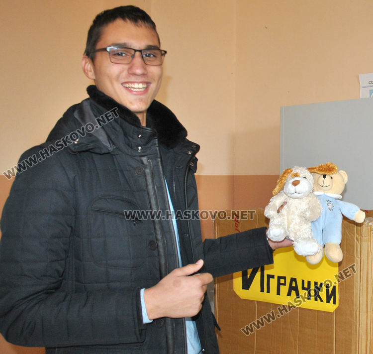 В Езиковата събират дрехи и играчки благотворително, призоваха и гражданите 