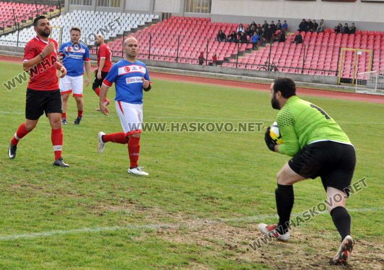 Хасково разгроми Чанаккале със  7:1 в мач от Балканска лига на ветераните
