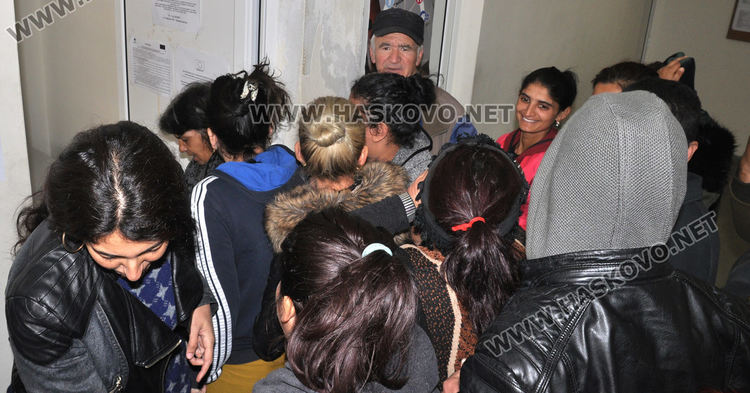 3 т. храни за бедни раздават в пункта в „Република“