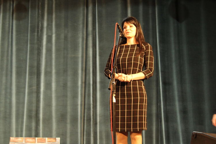 ПГЛП „Райна Княгиня“ представи клубове и извънкласни занимания в концерт-спектакъл