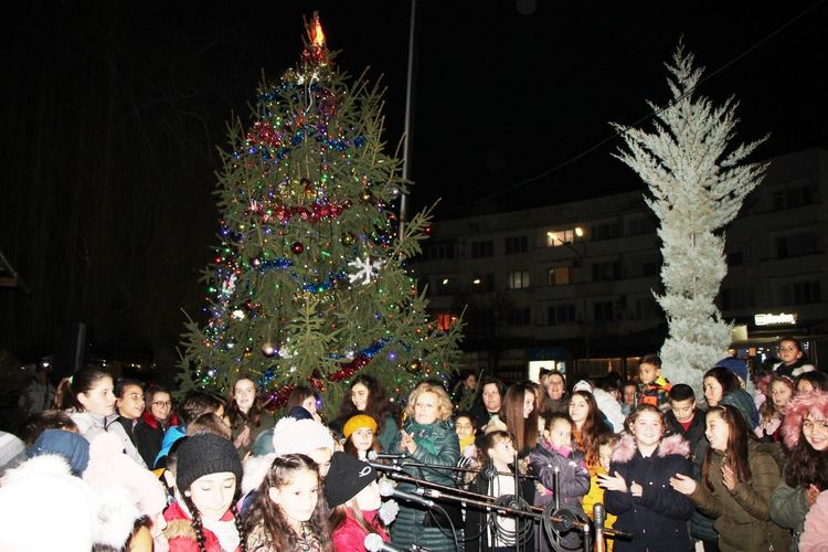 Грейна новогодишната елха в Ардино