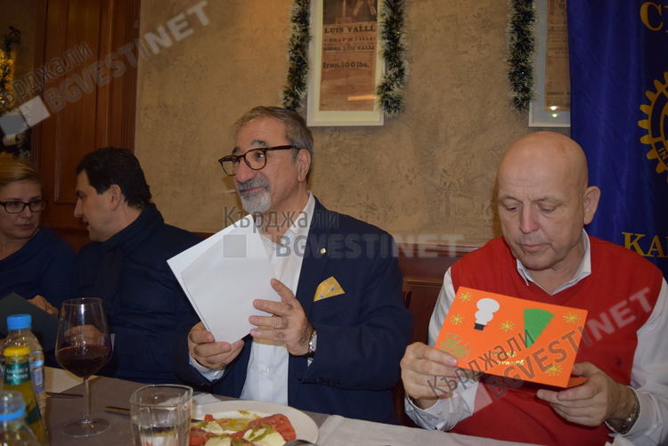   Ротрианци от Кърджали събраха средства за ансамбъл от „Йовков”,  подготвят поредната инициатива с Одрин