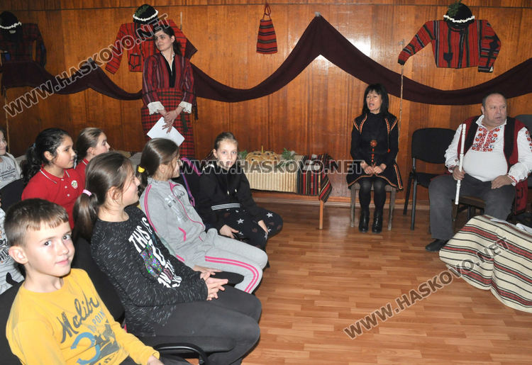 Коледа за децата на Хасково в музея