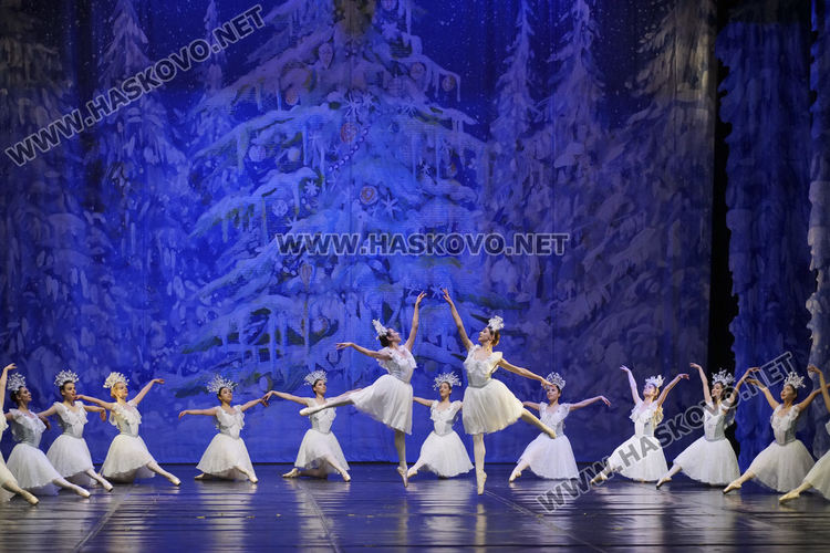 Балетният шедьовър на Чайковски &bdquo;Лешникотрошачката&ldquo; на хасковска сцена на 19 декември
