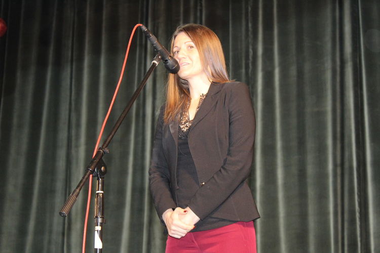 ПГЛП „Райна Княгиня“ представи клубове и извънкласни занимания в концерт-спектакъл