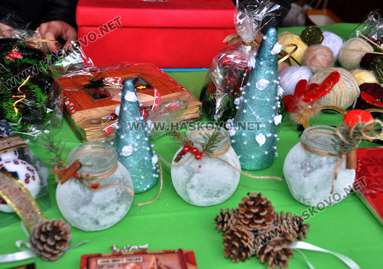 Отбор по бадминтон от Езиковата заминава на Световно, подпомагат го с благотворителност