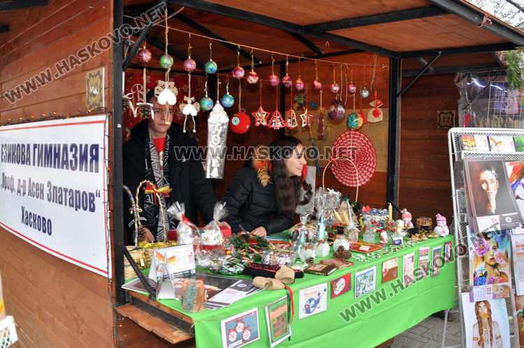 Отбор по бадминтон от Езиковата заминава на Световно, подпомагат го с благотворителност