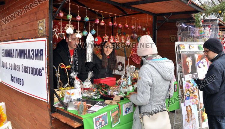 Отбор по бадминтон от Езиковата заминава на Световно, подпомагат го с благотворителност