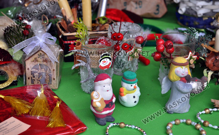 Отбор по бадминтон от Езиковата заминава на Световно, подпомагат го с благотворителност