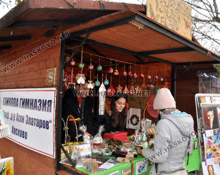 Отбор по бадминтон от Езиковата заминава на Световно, подпомагат го с благотворителност