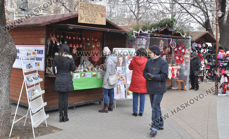 Отбор по бадминтон от Езиковата заминава на Световно, подпомагат го с благотворителност