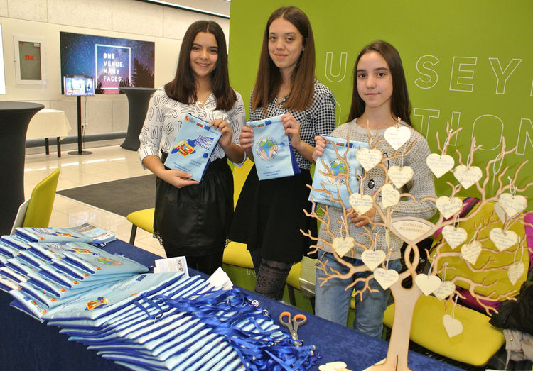 Ученици от ОУ "Христо Смирненски" - делегати на Конференция Еразъм+